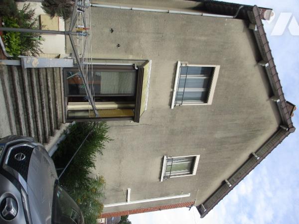 A HAM (SOMME) 80400 maison à usage d'habitation  de cinq chambres avec garage