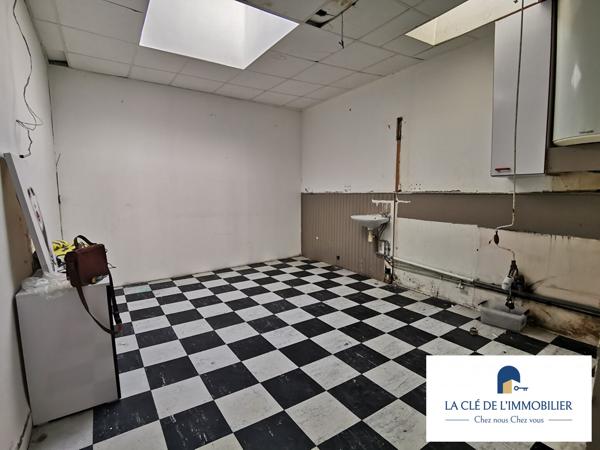 Local commercial 49m², Centre ville.
