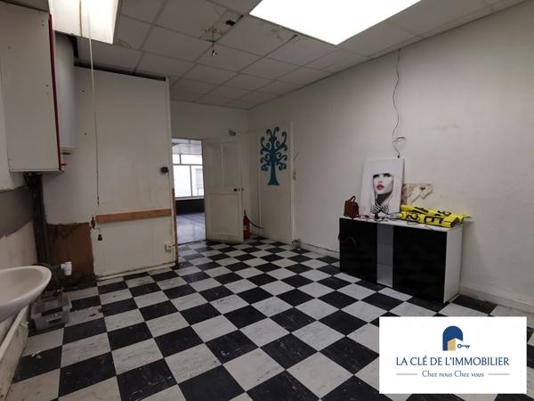 Local commercial 49m², Centre ville.