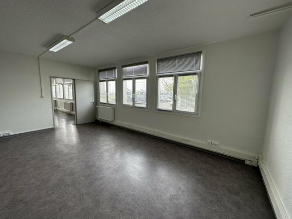 BUREAUX à LOUER de 772.33 m²