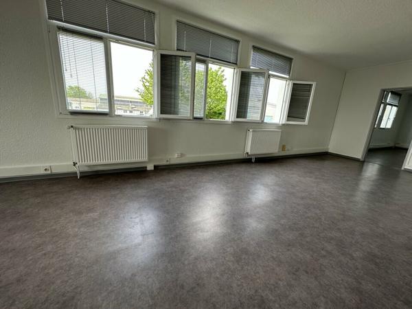 BUREAUX à LOUER de 772.33 m²