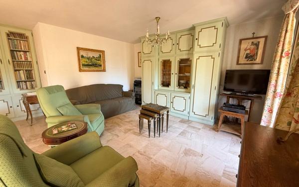 Appartement à vendre    3 pièces • 93,28 m2 Hyères
