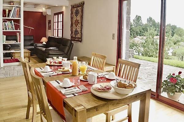 Vente / Maison avec dépendance à Saint-Jean-Pied-de-Port (64220)
