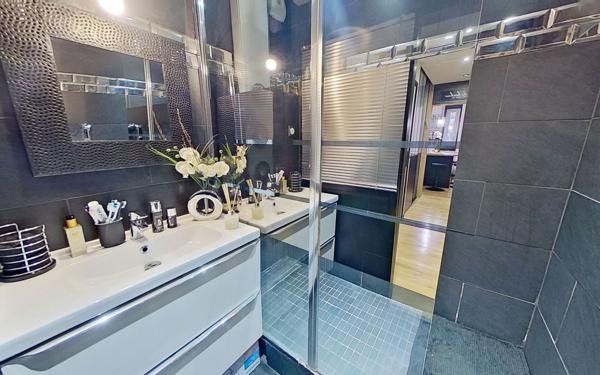 Appartement à vendre    3 pièces • 60 m2 Villeurbanne