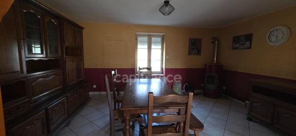 CHARMANTE Maison mitoyenne avec piscine
