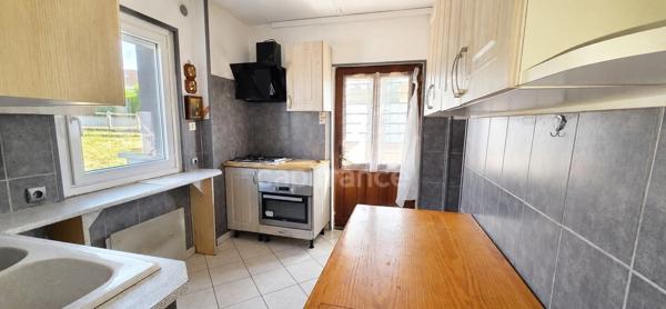CHARMANTE Maison mitoyenne avec piscine
