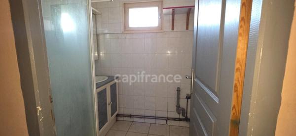 CHARMANTE Maison mitoyenne avec piscine