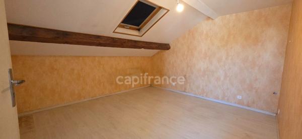 CHARMANTE Maison mitoyenne avec piscine