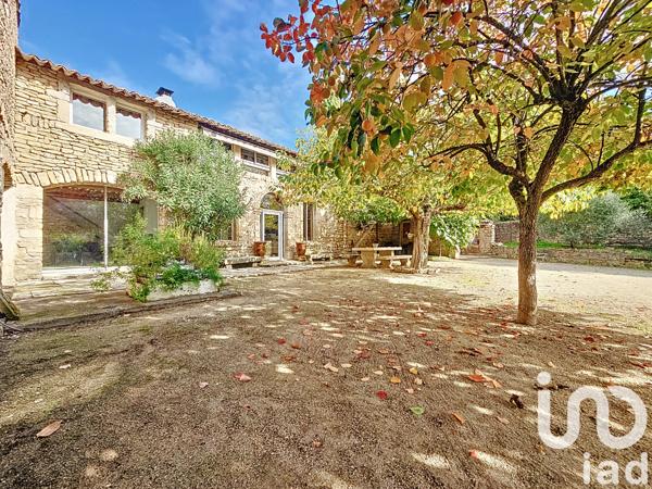 Maison à vendre 9 pièces 204 m² Cabrières-d'Avignon