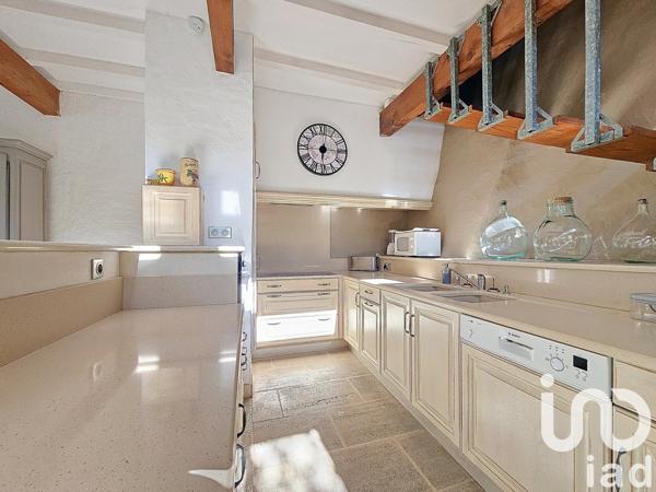 Maison à vendre 9 pièces 204 m² Cabrières-d'Avignon