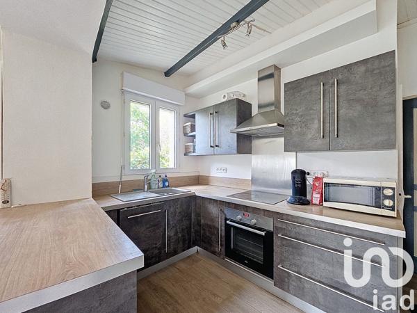 Maison à vendre 9 pièces 204 m² Cabrières-d'Avignon