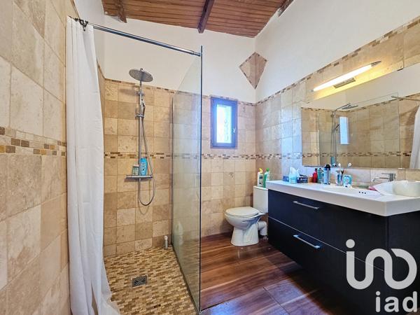 Maison à vendre 9 pièces 204 m² Cabrières-d'Avignon