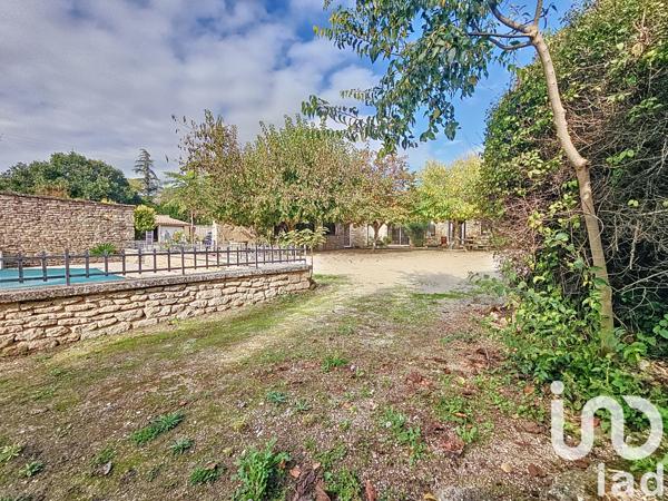 Maison à vendre 9 pièces 204 m² Cabrières-d'Avignon