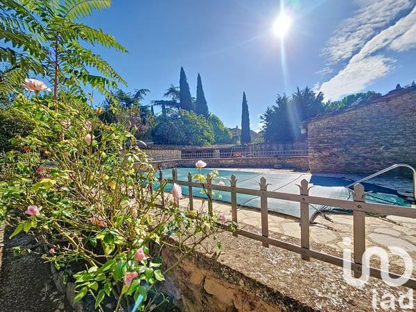 Maison à vendre 9 pièces 204 m² Cabrières-d'Avignon