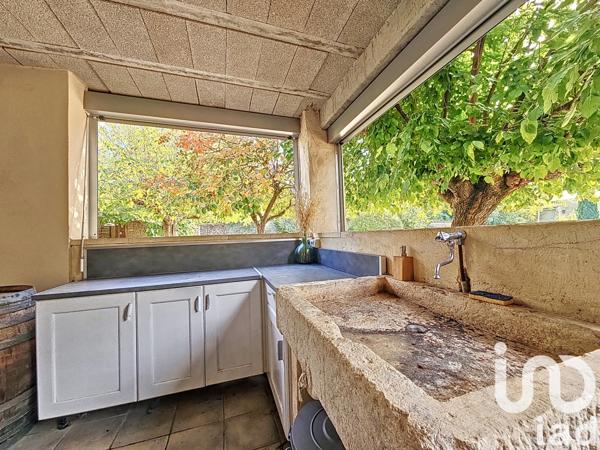 Maison à vendre 9 pièces 204 m² Cabrières-d'Avignon