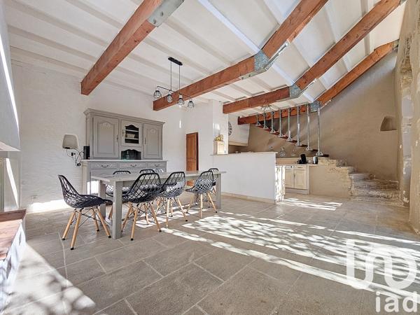 Maison à vendre 9 pièces 204 m² Cabrières-d'Avignon
