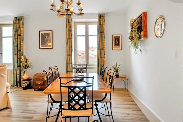 Appartement 8 pièces - 149 m²