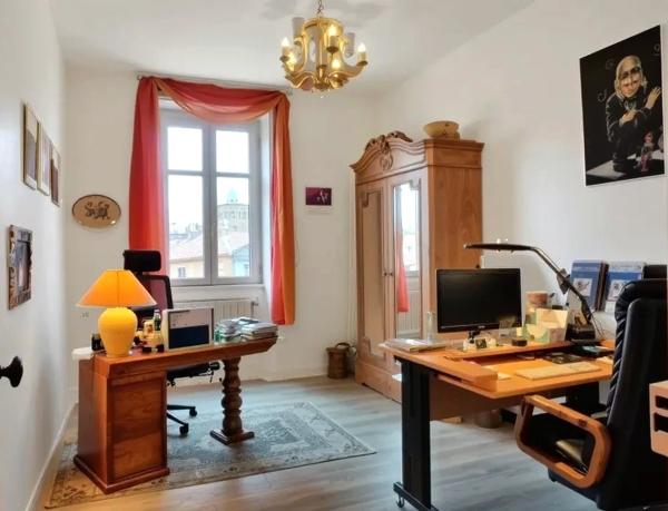 Appartement 8 pièces - 149 m²