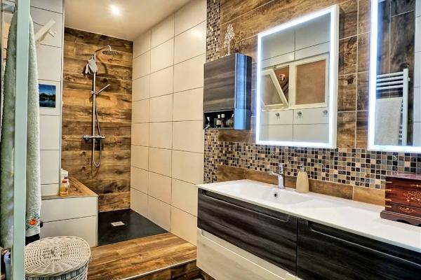 Appartement 8 pièces - 149 m²