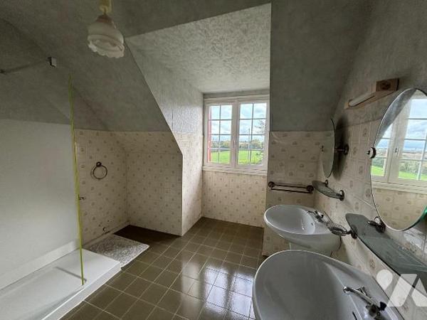 Maison à vendre à Bourg-Blanc (29860) en Finistère (29)

Découvrez cette maison spacieuse d'u...