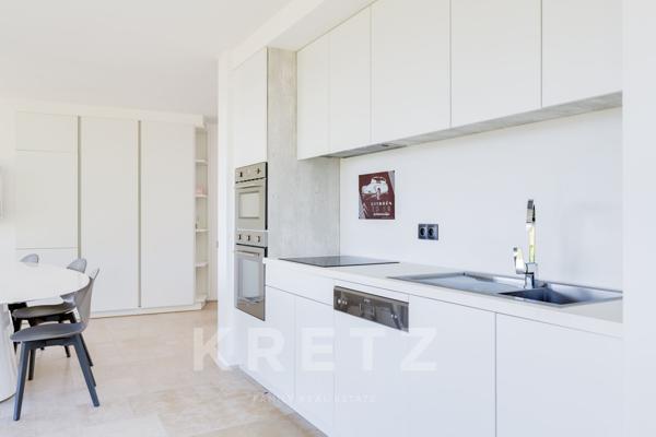 Villa d'architecte vue exceptionnelle sur le Golfe de Saint-Tropez