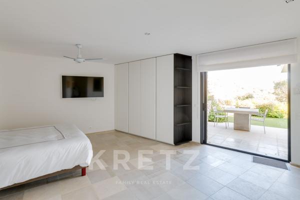 Villa d'architecte vue exceptionnelle sur le Golfe de Saint-Tropez