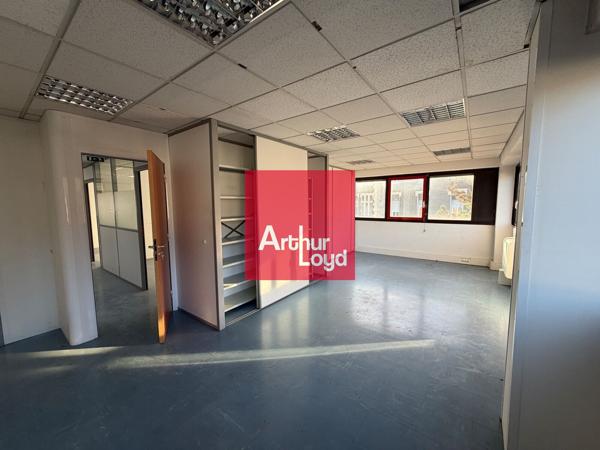 Bureaux 456 m² à vendre à La Tronche proche tram et récemment rénovés