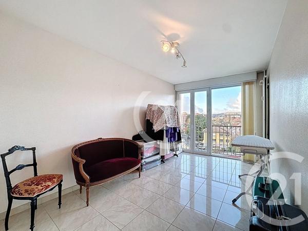 Appartement F6 à vendre  6 pièces - 112,98 m 2   BELFORT  - 90
