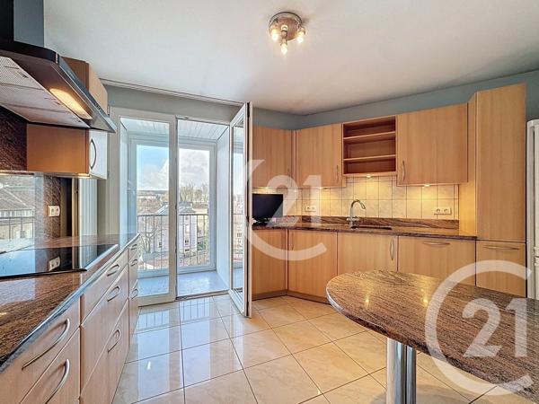 Appartement F6 à vendre  6 pièces - 112,98 m 2   BELFORT  - 90