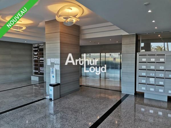 BUREAU OPEN SPACE 209M² A LOUER DANS IMMEUBLE AVEC EMPLACEMENT STRATEGIQUE VUE MER