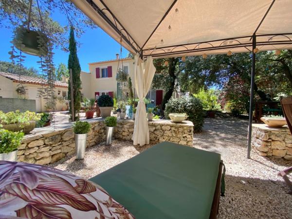 Maison à vendre 10 pièces proche de UZES (30) sur un terrain de 2 800 m2