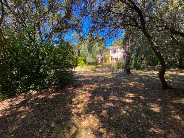 Maison à vendre 10 pièces proche de UZES (30) sur un terrain de 2 800 m2