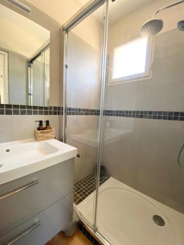 Maison à vendre 10 pièces proche de UZES (30) sur un terrain de 2 800 m2