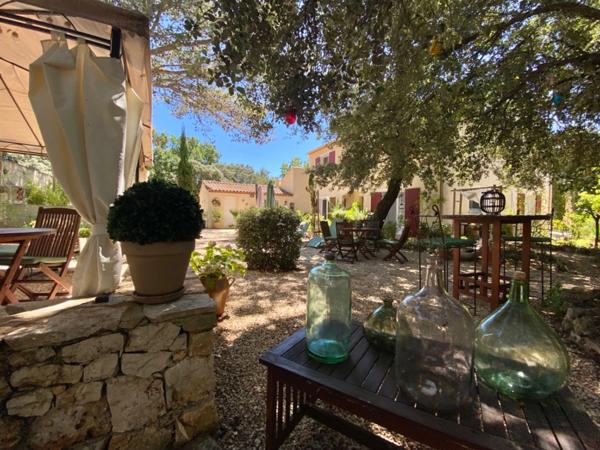 Maison à vendre 10 pièces proche de UZES (30) sur un terrain de 2 800 m2