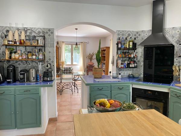 Maison à vendre 10 pièces proche de UZES (30) sur un terrain de 2 800 m2