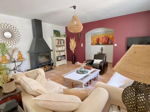 Maison à vendre 10 pièces proche de UZES (30) sur un terrain de 2 800 m2