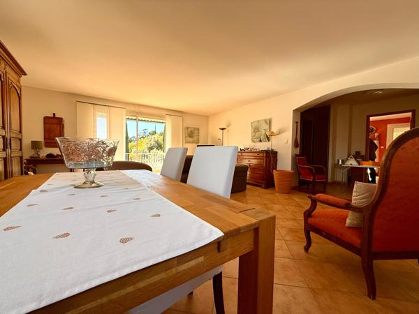 Lodève (34700) LODÈVE, SUR LES HAUTEURS Superbe villa 5 pièces – 159 m² habitables – Terrain arboré de 3 591 m²