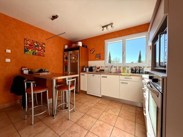 Lodève (34700) LODÈVE, SUR LES HAUTEURS Superbe villa 5 pièces – 159 m² habitables – Terrain arboré de 3 591 m²