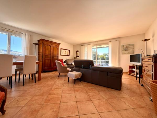 Lodève (34700) LODÈVE, SUR LES HAUTEURS Superbe villa 5 pièces – 159 m² habitables – Terrain arboré de 3 591 m²