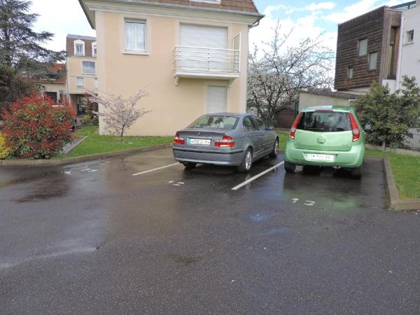 DEUIL LA BARRE

Parking extérieur dans résidence ...