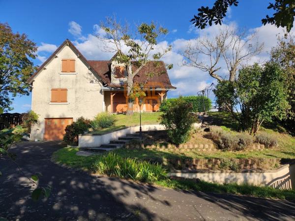 maison T7 sur sous-sol avec piscine sur 1653 m² de terrain clôt