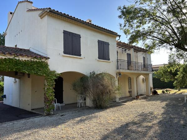 Pennes-Mirabeau (13170) Appartement T3 à proximité immédiate du village des Pennes Mirabeau