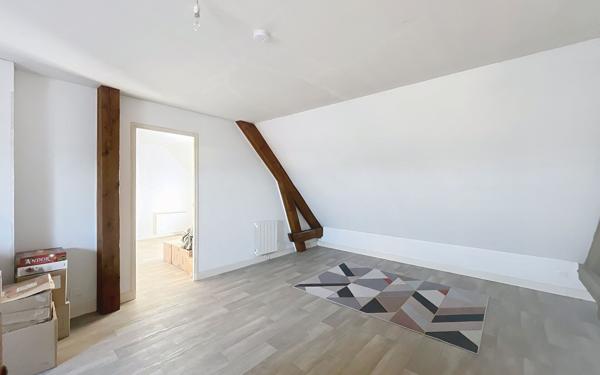 Maison à vendre    5 pièces • 136,74 m2 Saint-Rémy-en-Rollat