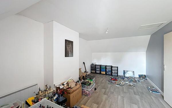 Maison à vendre    5 pièces • 136,74 m2 Saint-Rémy-en-Rollat