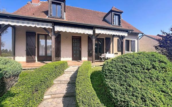 Maison à vendre    5 pièces • 136,74 m2 Saint-Rémy-en-Rollat