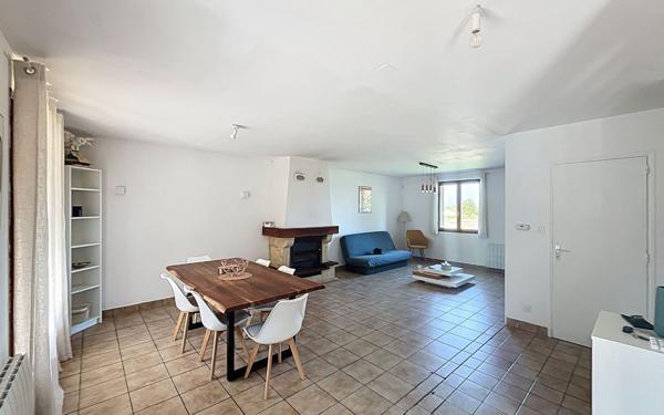 Maison à vendre    5 pièces • 136,74 m2 Saint-Rémy-en-Rollat