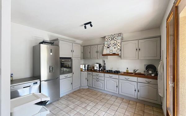 Maison à vendre    5 pièces • 136,74 m2 Saint-Rémy-en-Rollat