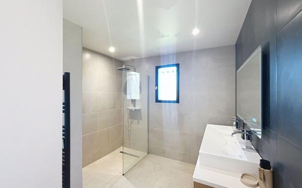 Maison à vendre    5 pièces • 136,74 m2 Saint-Rémy-en-Rollat