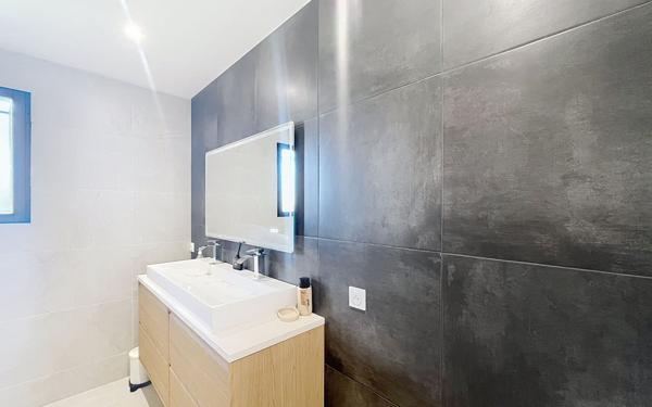 Maison à vendre    5 pièces • 136,74 m2 Saint-Rémy-en-Rollat