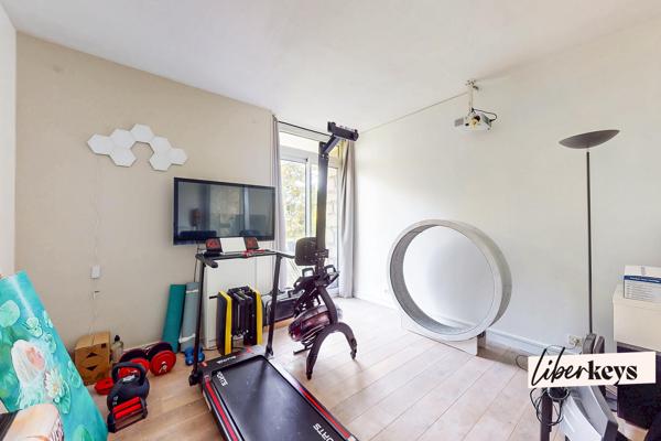 SAINT-CLOUD – 3 PIÈCES DE 84 M² – CALME, SANS VIS-À-VIS – DEUX BALCONS – CAVE